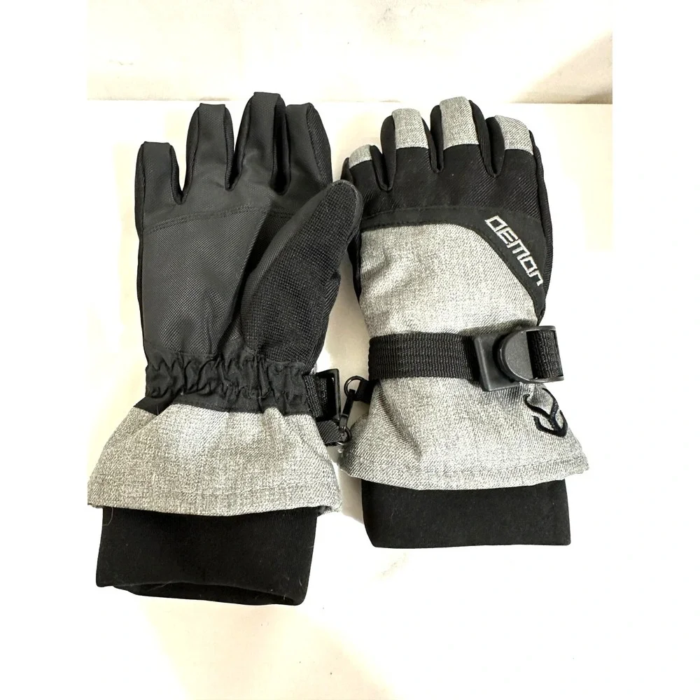 Demon Brand Youth Medium Black & Gray Winter Snow Gloves with Heat Pockets